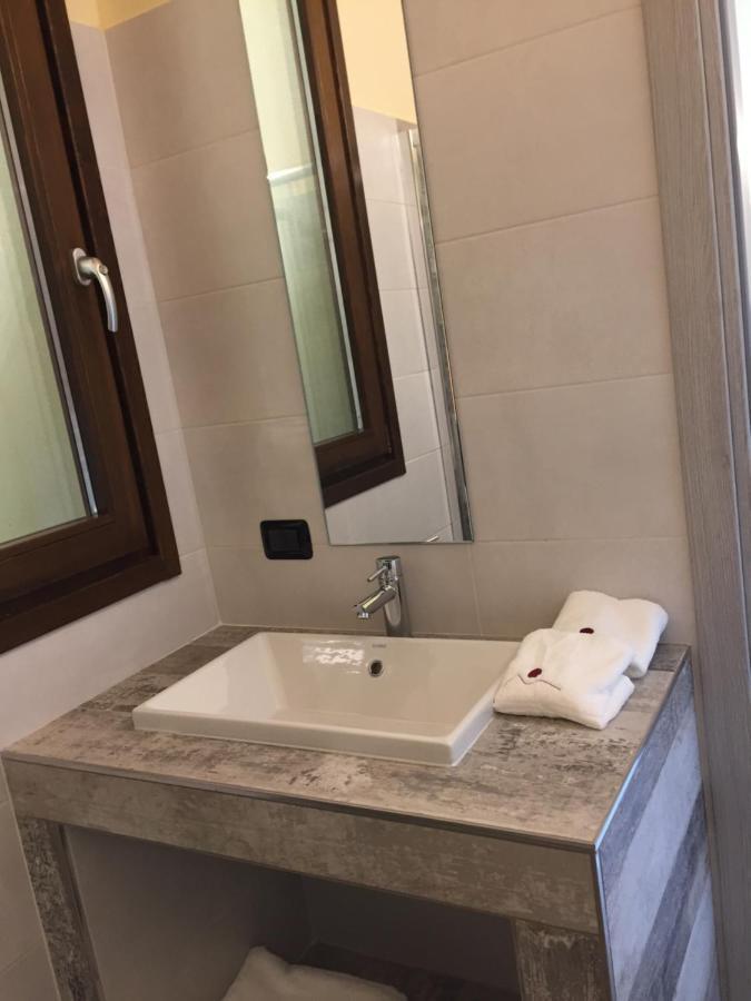 Single Room,996423160:JPEG